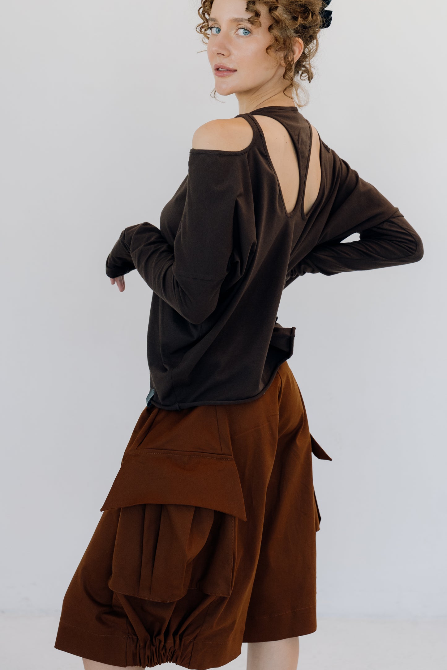 DR_003/05______ Szorty cargo cinnamon