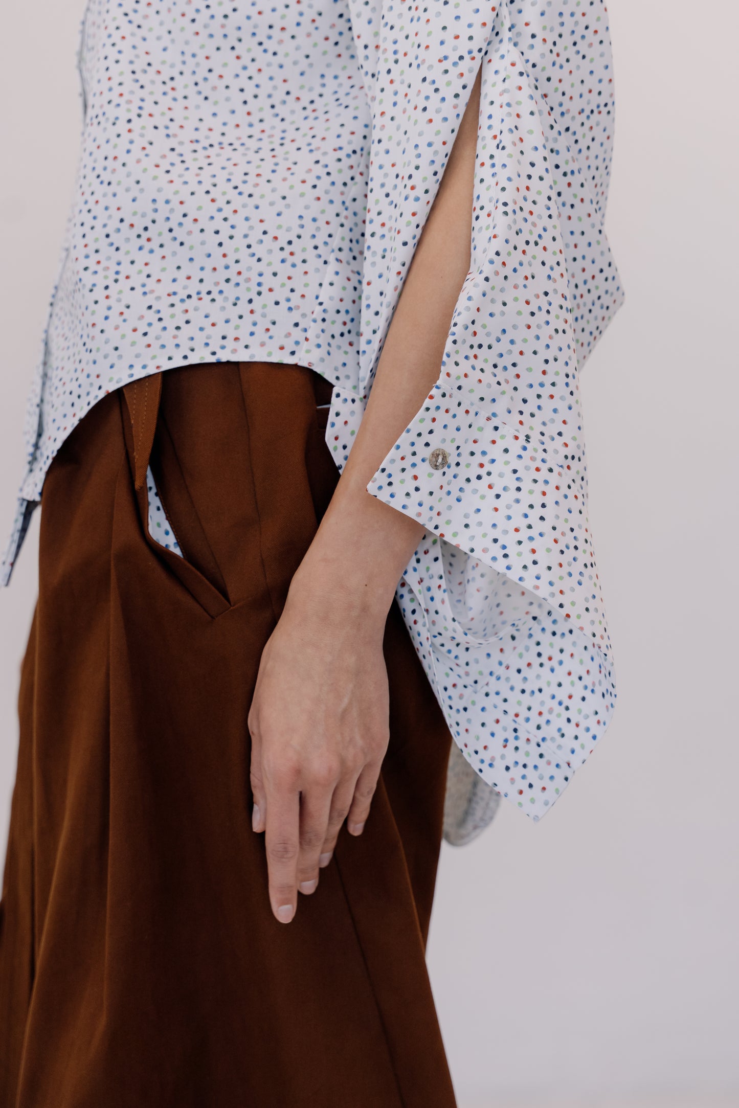 DR_003/02______ Koszula dotted twist