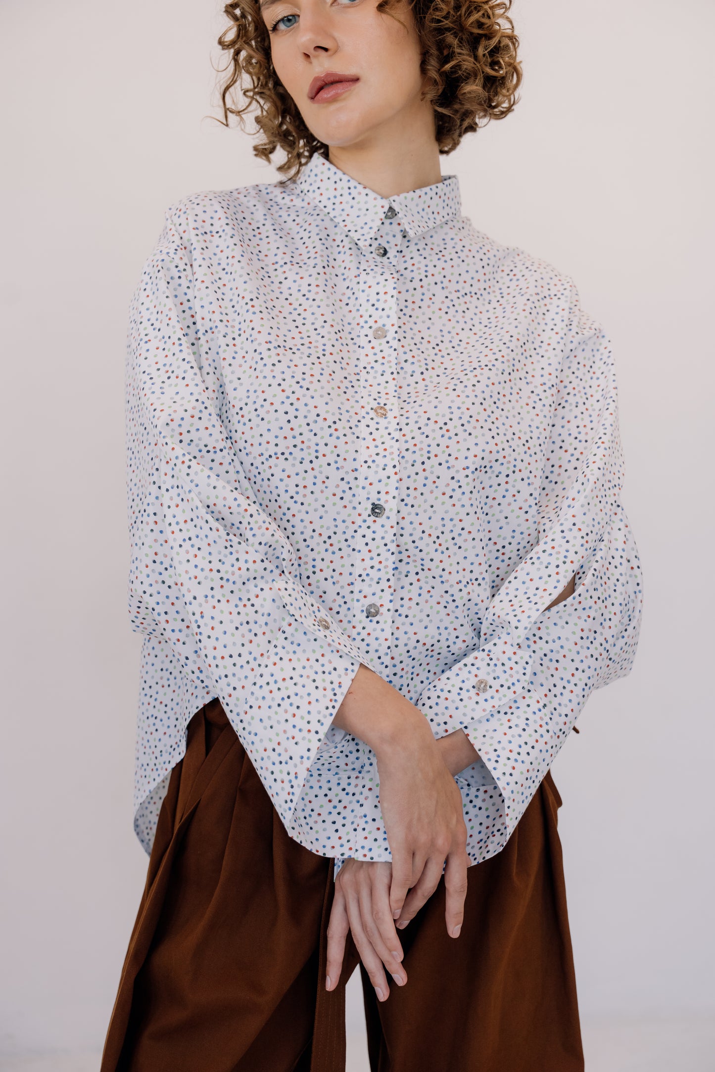 DR_003/02______ Koszula dotted twist